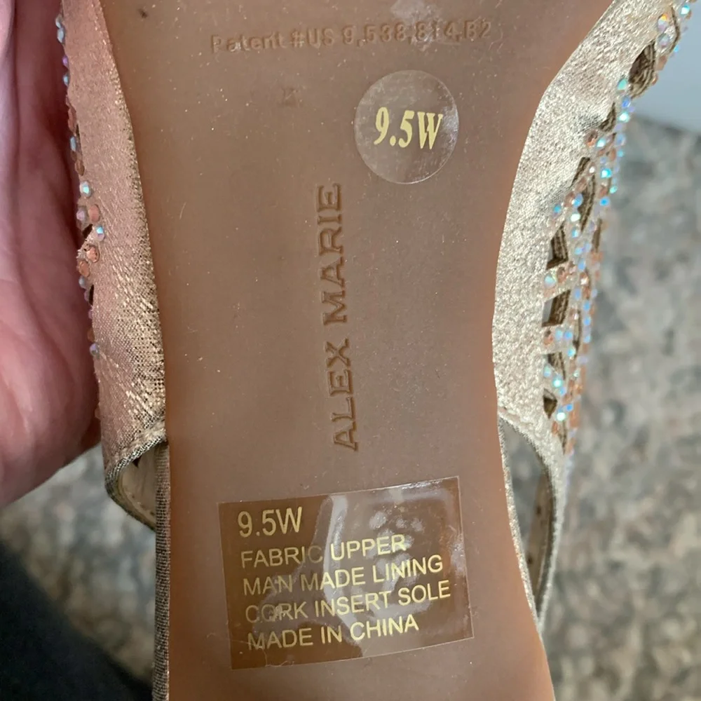 Alex Marie Gold 2 1/2” Heels with Intricate Cutout Design EUC